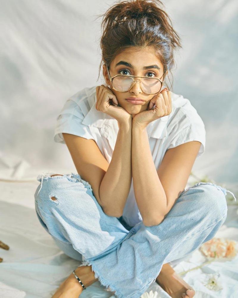 Pooja Hegde chit chat with fans