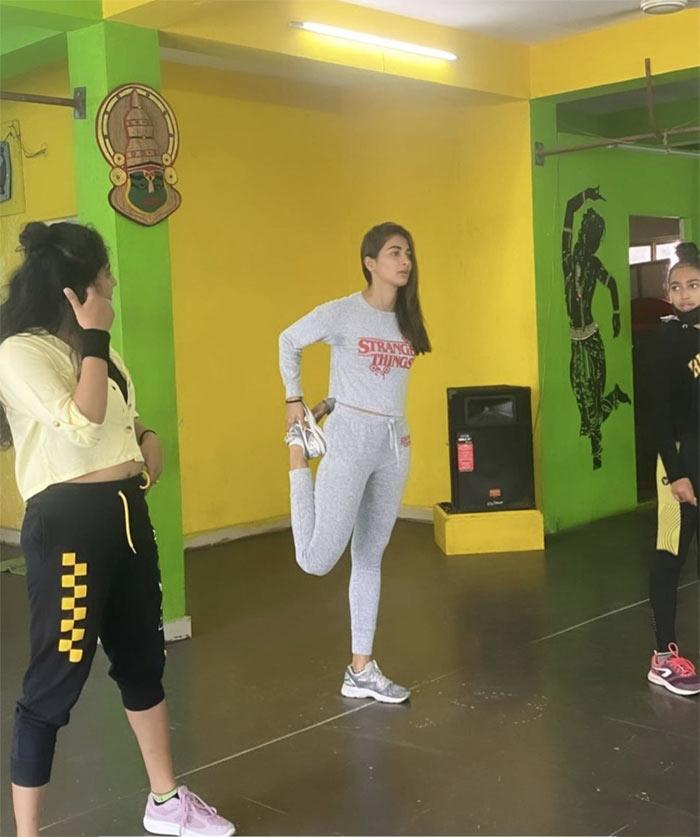 Pooja Hegde dance rehearsals for Beast movie