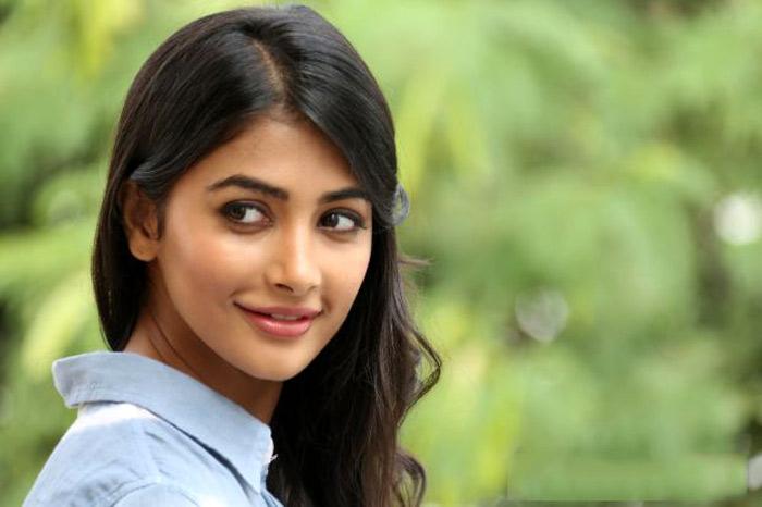Pooja Hegde in Saaho Movie!