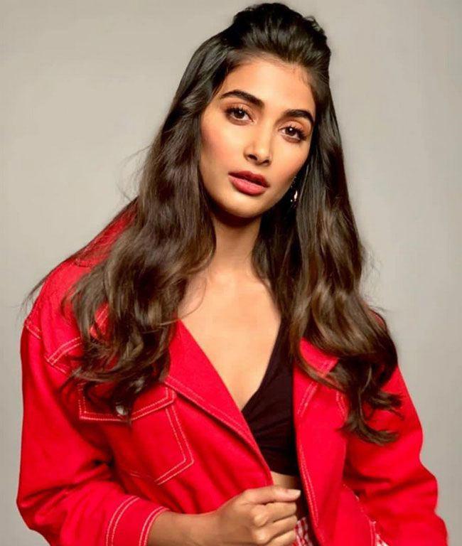 Pooja Hegde Sensational Comments on Remuneration