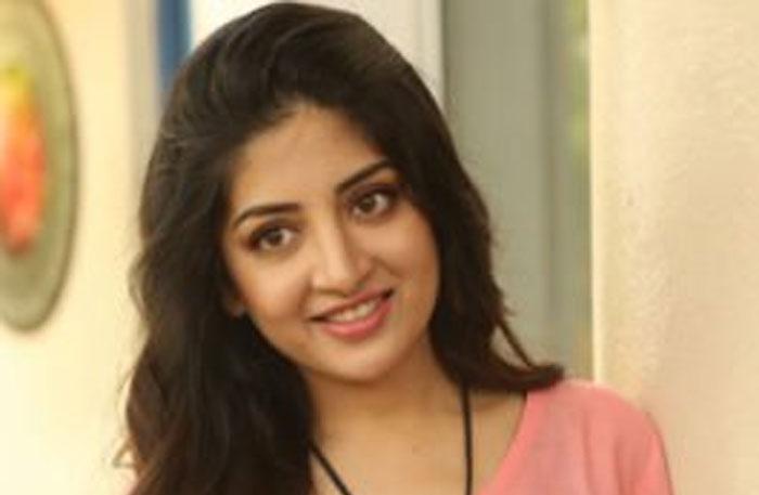 Poonam Kaur Pk Love Tweet Sensation in Social Media