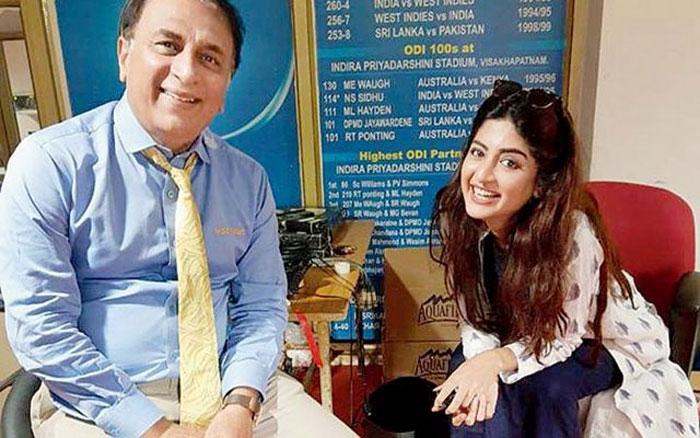 Poonam Kaur Selfie with Sunil Gavaskar