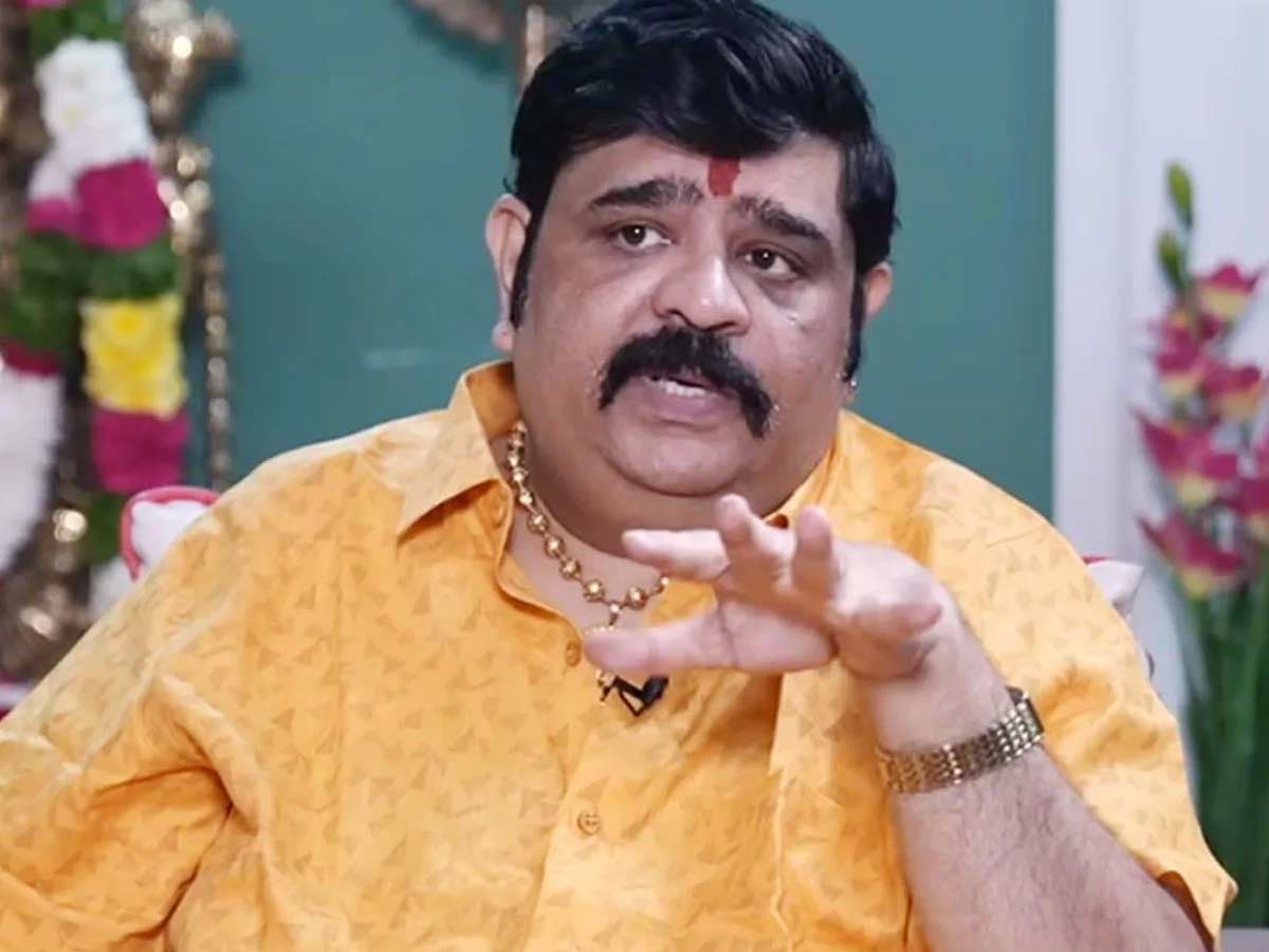 Prabhas fans vs Venu Swamy