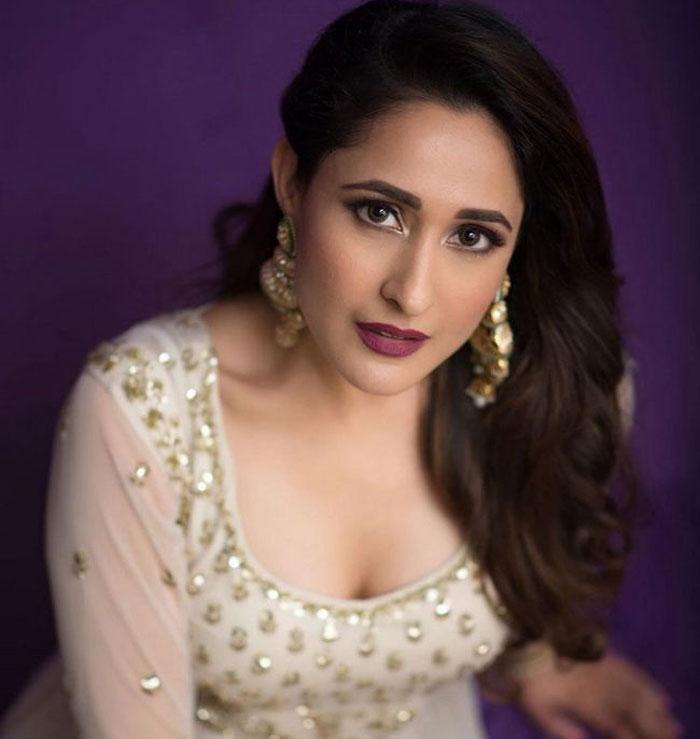 Pragya Jaiswal Chit chat with netizens
