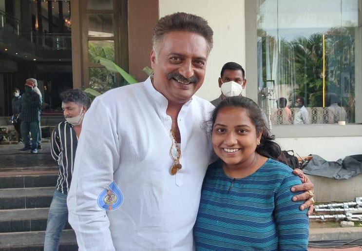 Prakash Raj helps West Godavari student to pursue overseas studies