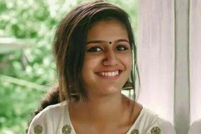 Priya Varrier Donates One  Lakh for Kerala
