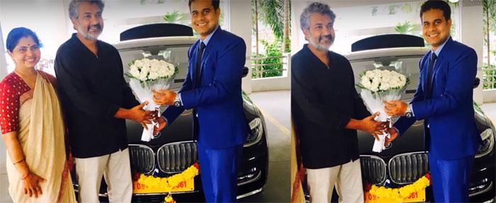 Rajamouli Bought The New BMW 7 Series Car!