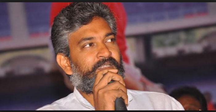 Rajamouli showers praises on 'Rangasthalam'