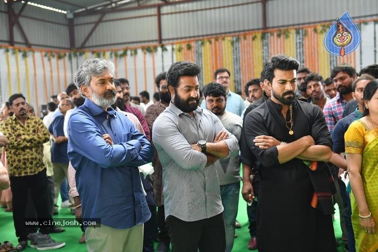 Rajamouli spends over budget for intro scenes in RRR Movie