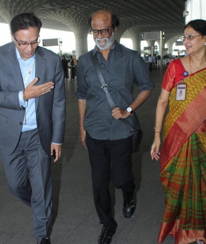 Rajinikanth leaves for Himalayas