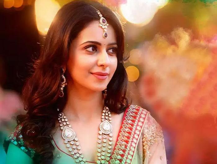 Rakul Gives Green Signal to Senior Heroes
