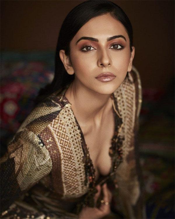 Rakul Preet Latest Glamour Look 