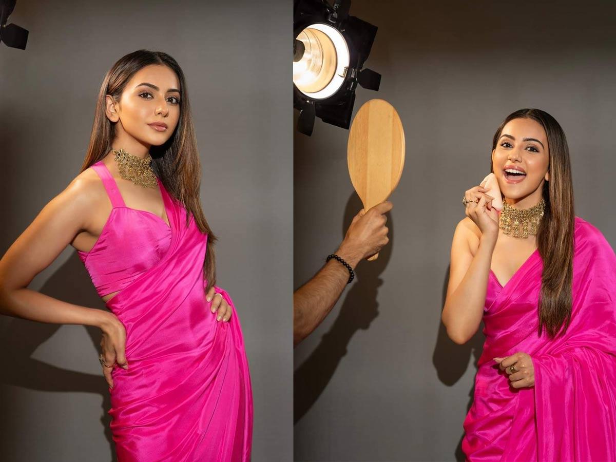 Rakul Preet look beautiful in pink saree