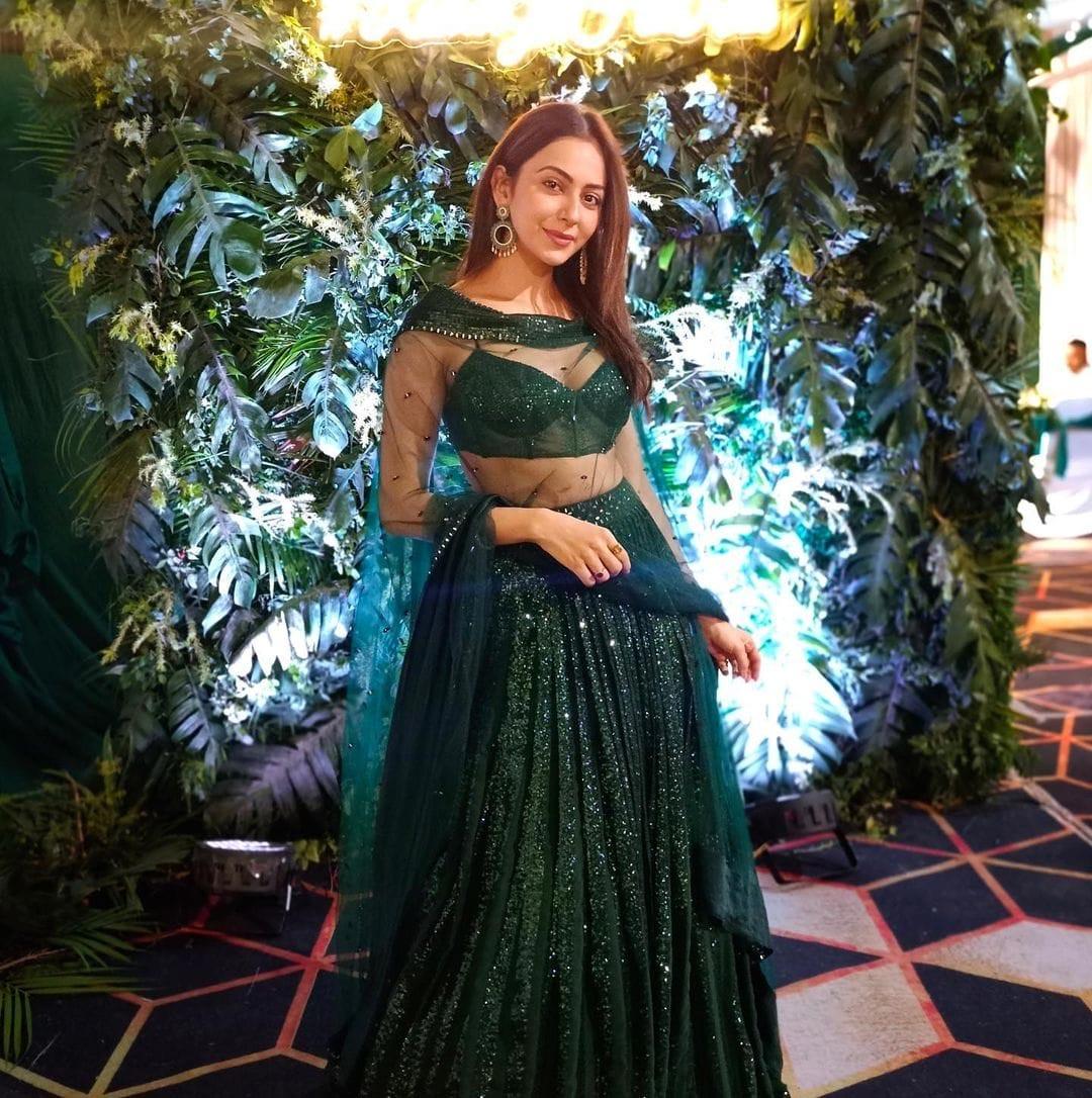 Rakul Preet look stylish in family wedding