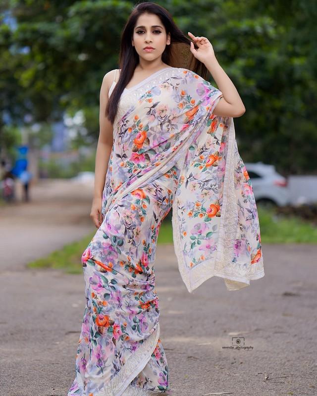 Rashmi Gautam Latest Saree Photo Shoot 