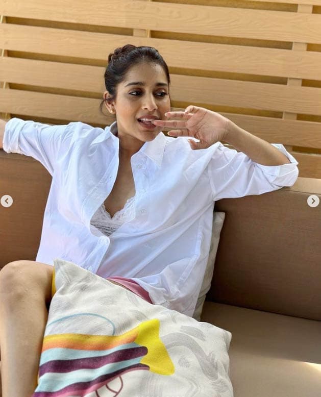 Rashmi Gautam spicy pics at maldives
