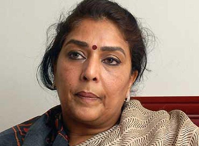 Renuka Chowdary Shocking Comments On Pawan