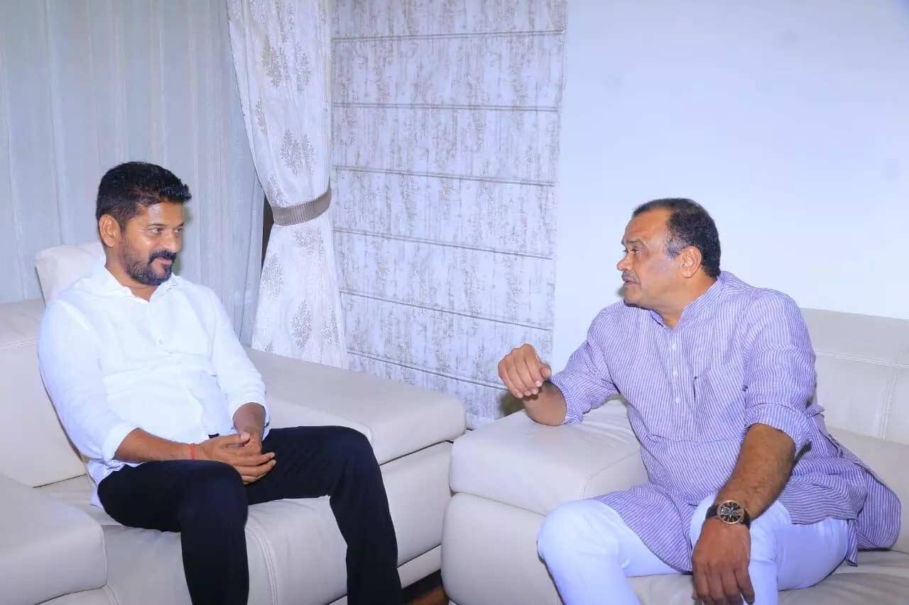 Revanth vs Komatireddy Brothers!