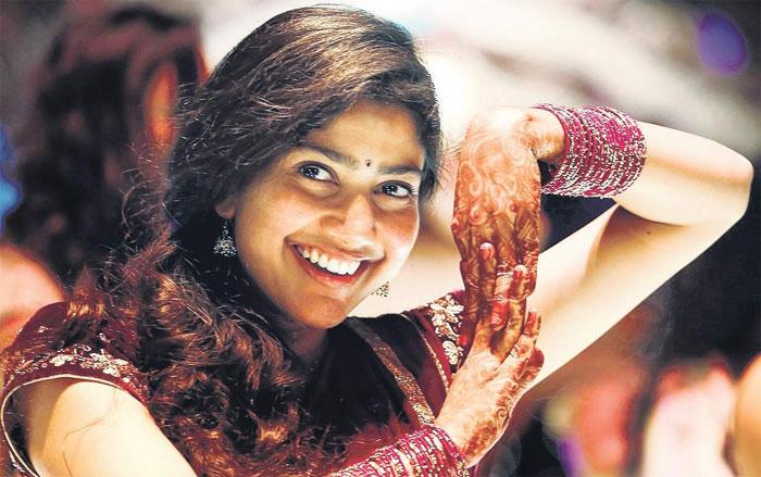 Sai Pallavi Not Satisfy with Tollywood Heroes