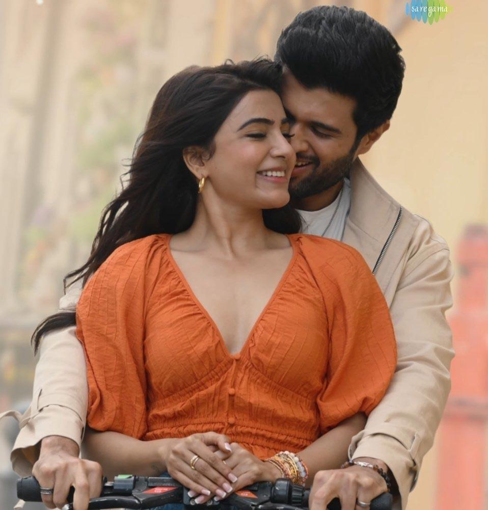 Samantha-Vijay Devarakonda cute romance in Kushi movie