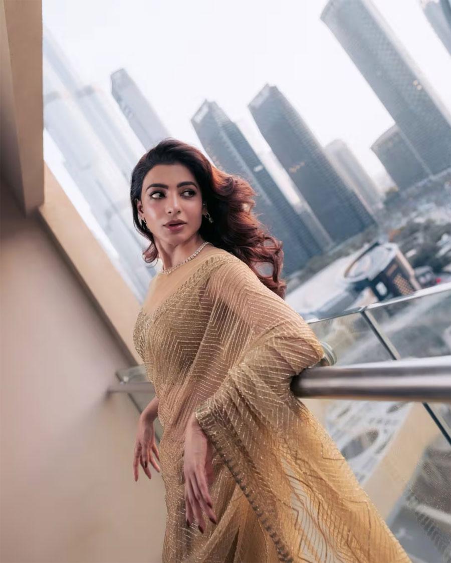 Samantha wore a stunning golden saree at a jewellery brand launch