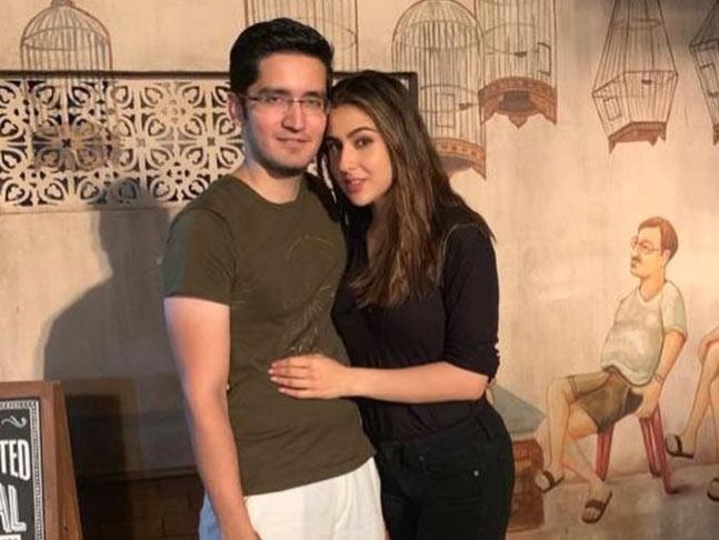 Sara Ali Khan dating Kedarnath Assistant Director