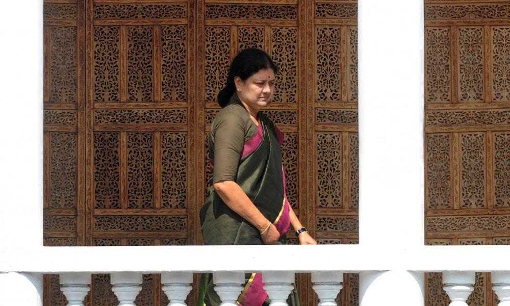 Sasikala quits politics