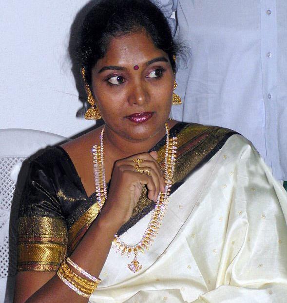 Senior Heroine Praises Hero Jr NTR Acting
