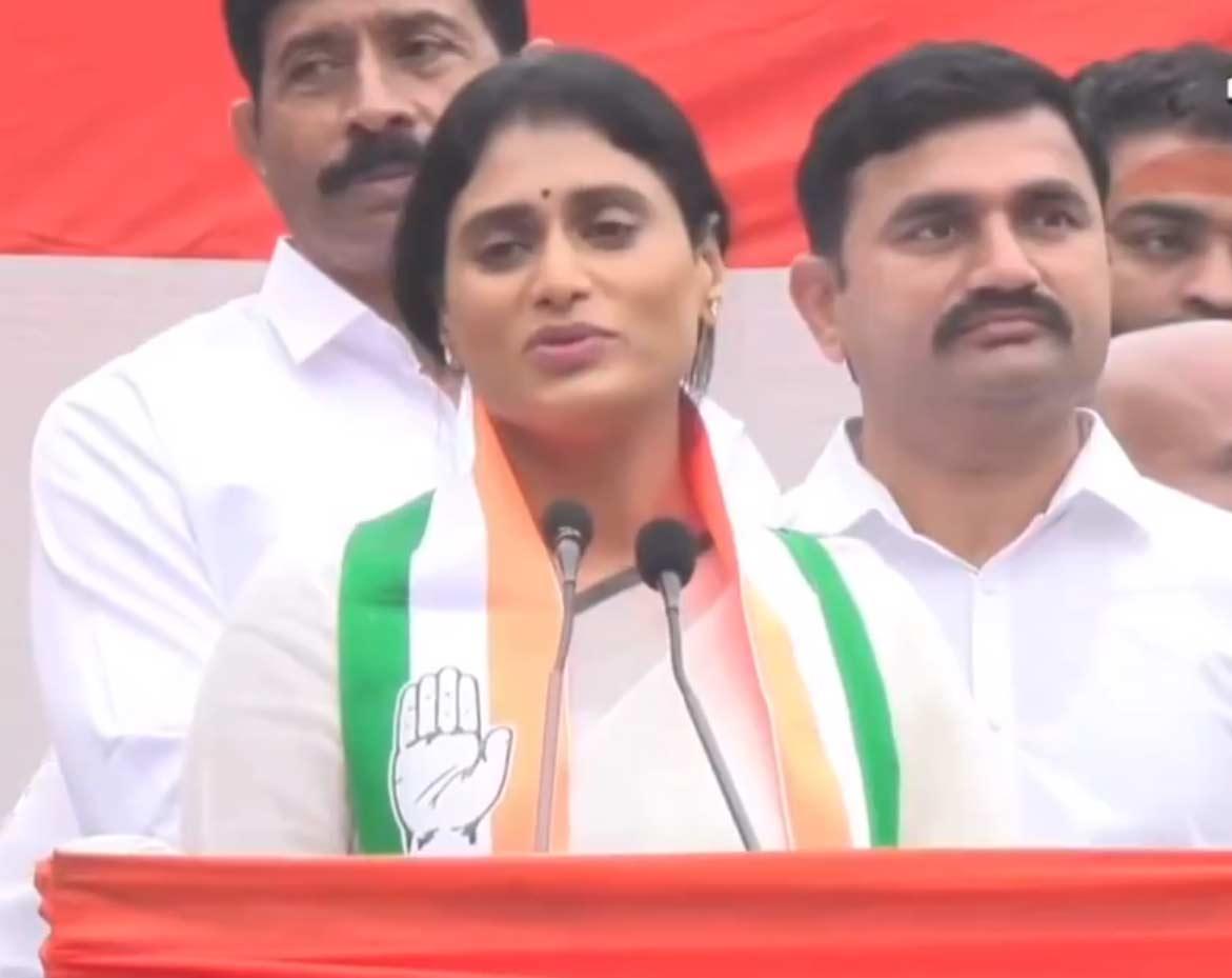 Sharimla joins Congress