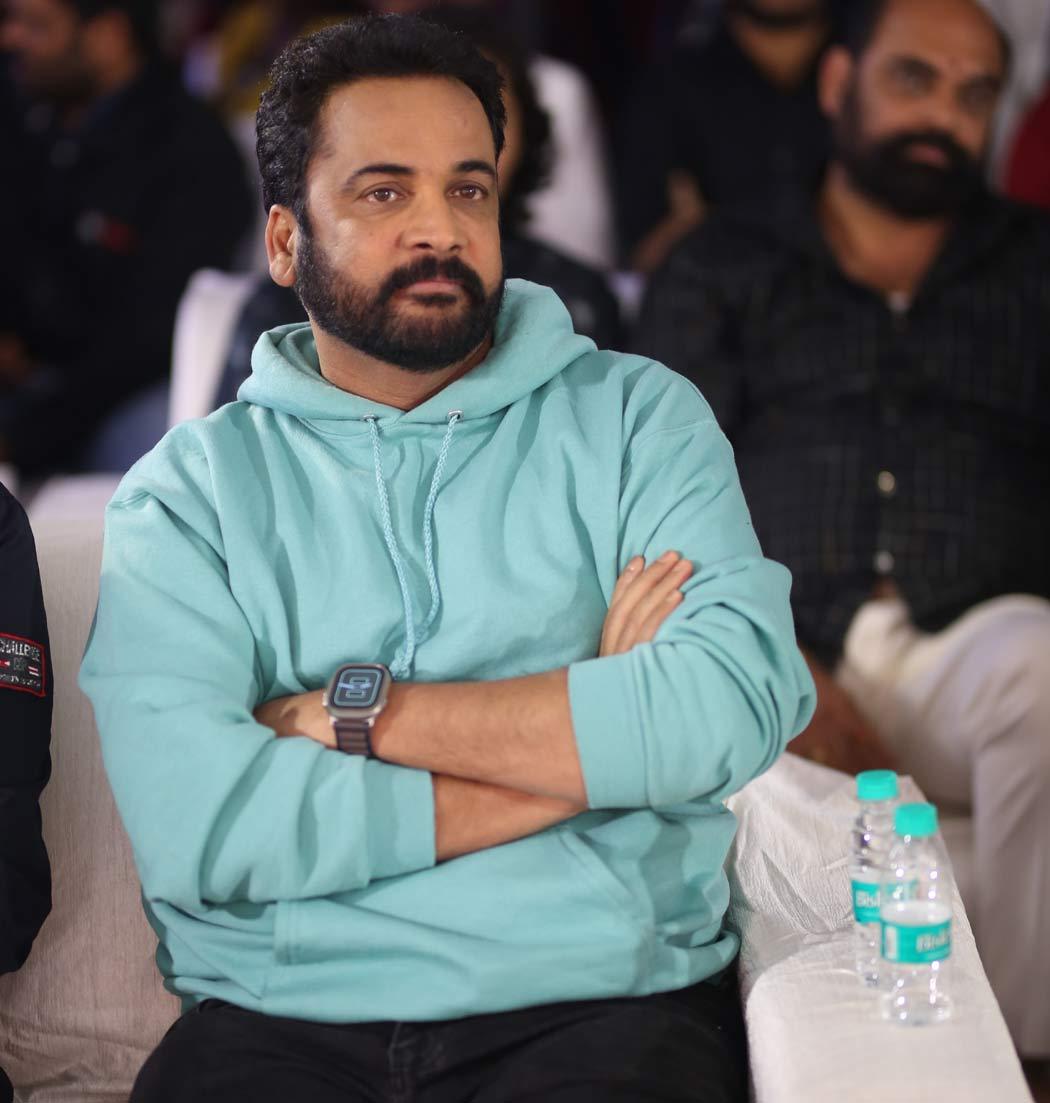 Shivaji Comments on Heroines Dressing Spark Controversy