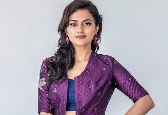 Shraddha Srinath Sensational Comments on Samantha