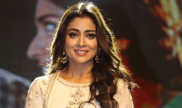 Shriya Takes Love Classes