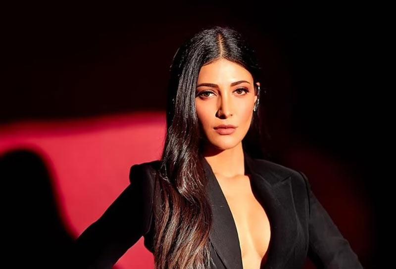  Shruti Haasan Chit chat with Fans 