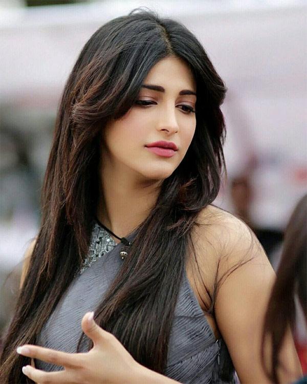 Shruti Haasan contracts corona
