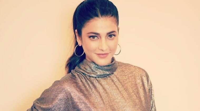 Shruti haasan turning the first option for tollywood senior heroes