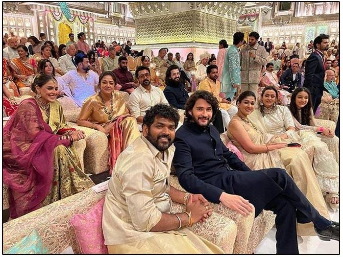South stars are in single pic