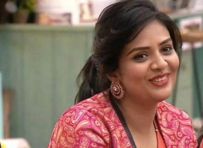 Sreemukhi Game Starts in Bigg Boss