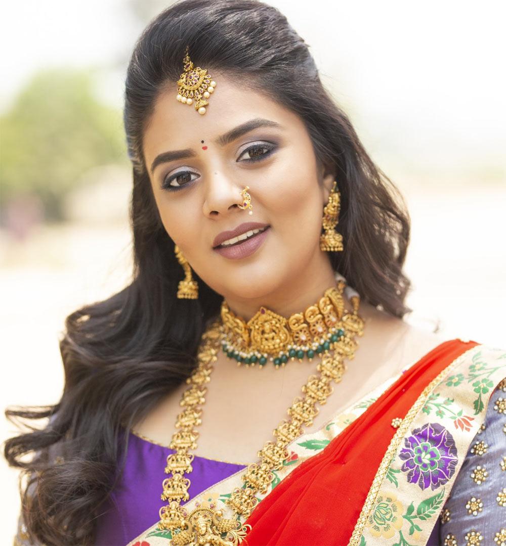Sreemukhi Getting Marriage?