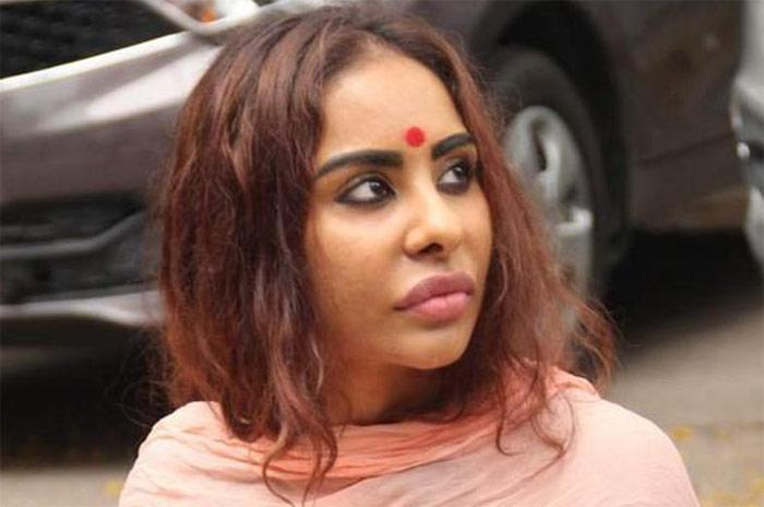 Sri Reddy Sensational comments on Political Leaders