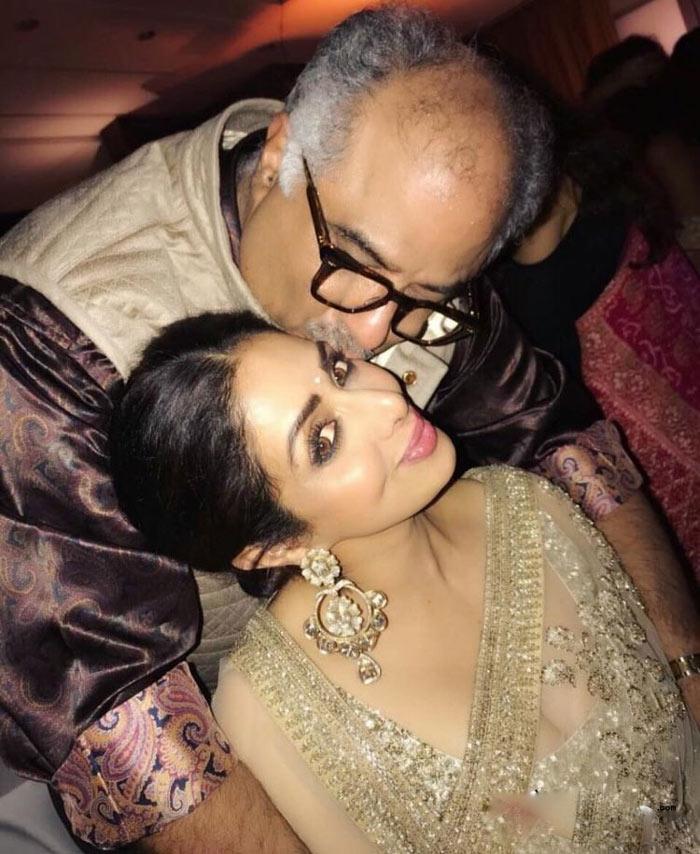 Sridevi and Bony kapoor Kiss Pic Sensation