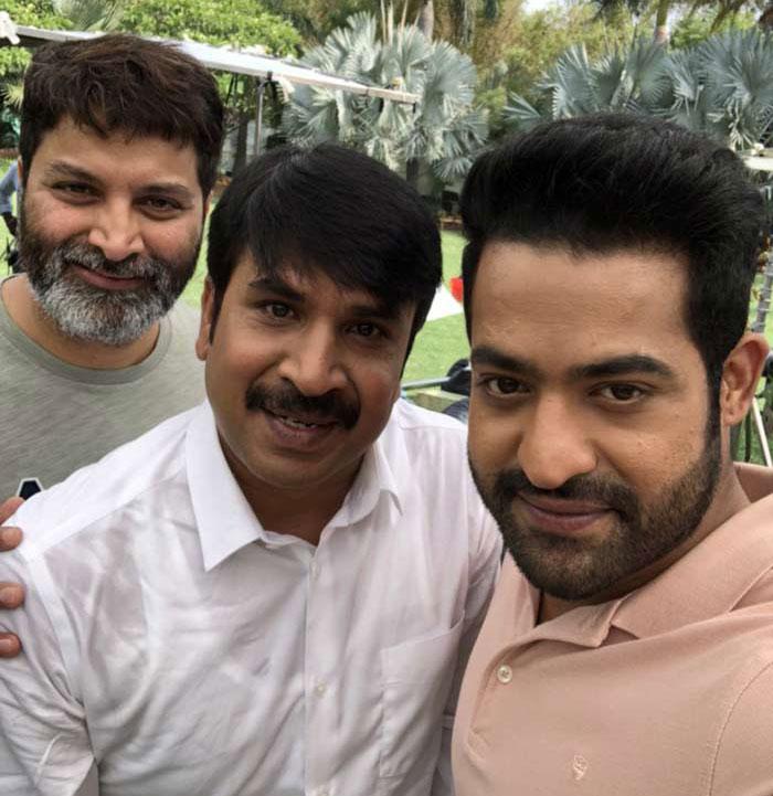Srinivas Reddy Selfie With NTR On Aravinda Sametha Sets