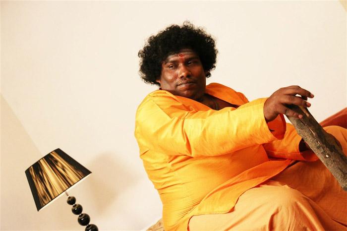 Star Comedian Full Busy with Movies