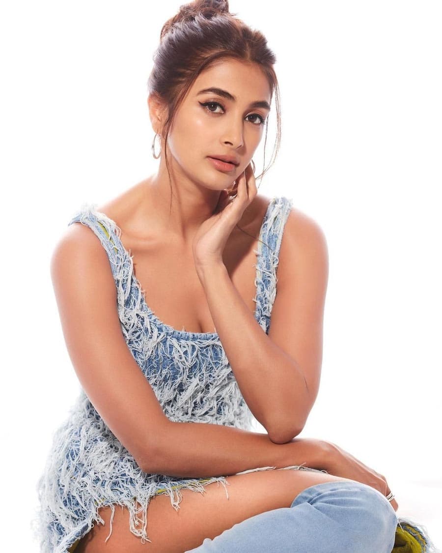  Stunning Photos of Pooja Hegde