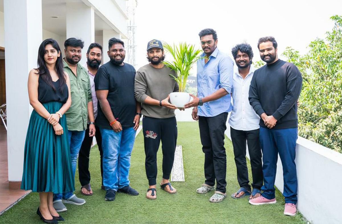Stylish Star Allu Arjun congratulates team Colour Photo