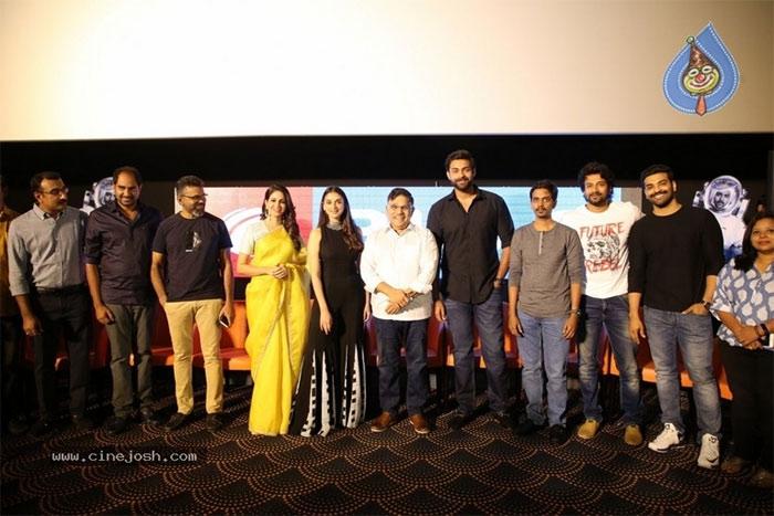 Sukumar praises anthariksham Director