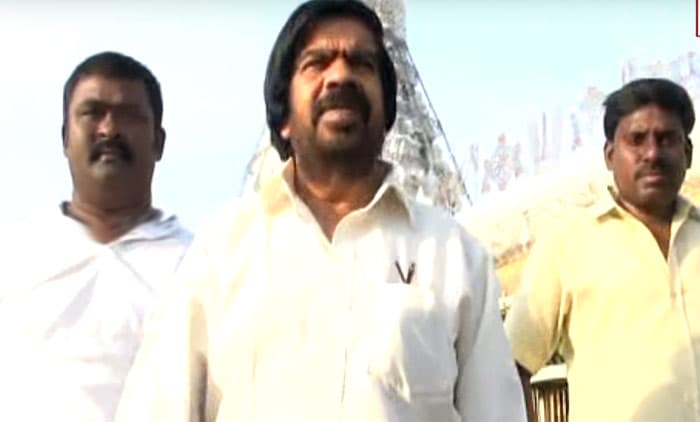 T Rajendar praying for Simbu to get married soon