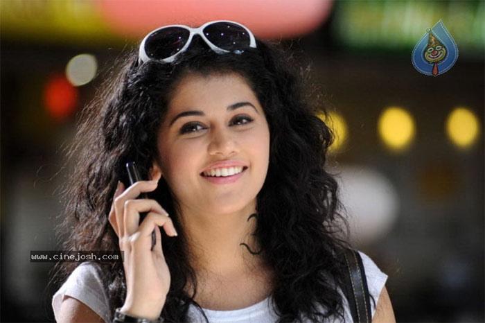 Taapsee Targets Bollywood This Time