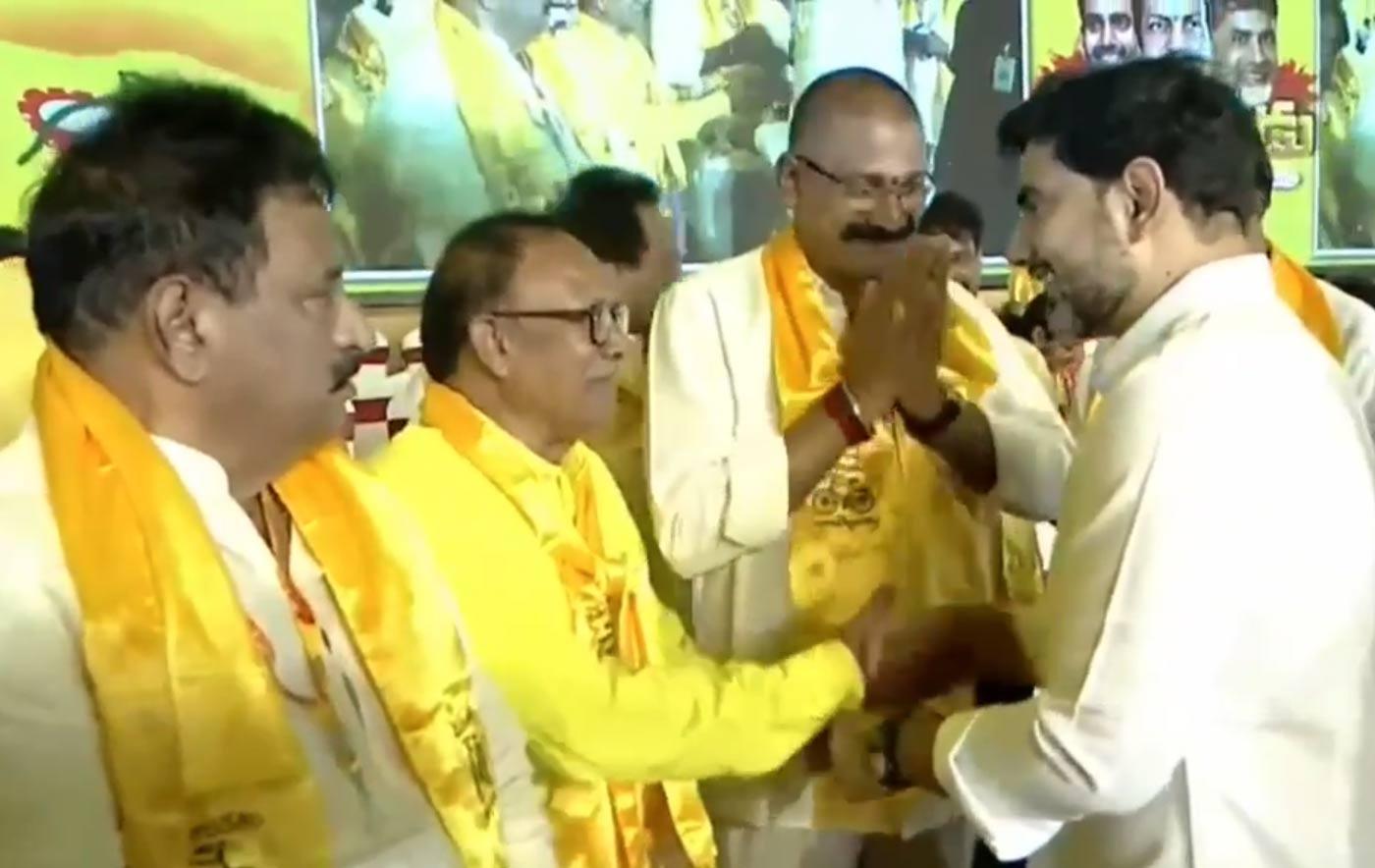 TDP Activists Super Steps For Mahanadu Song