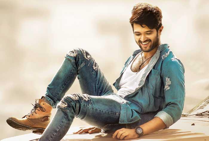 telugu movie taxiwala review 