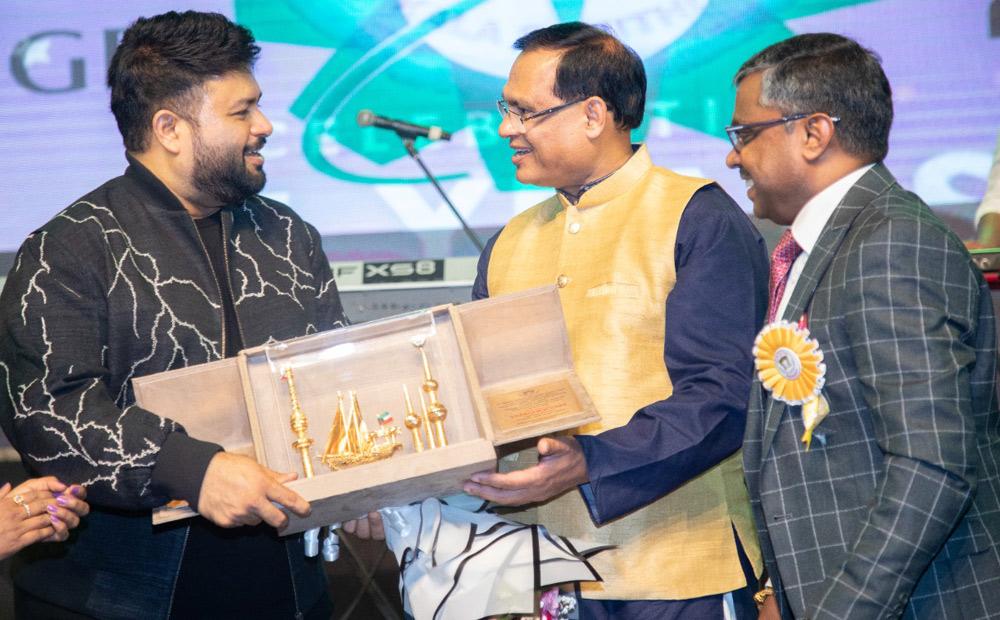 Thaman is a musician of melodies in Kuwait